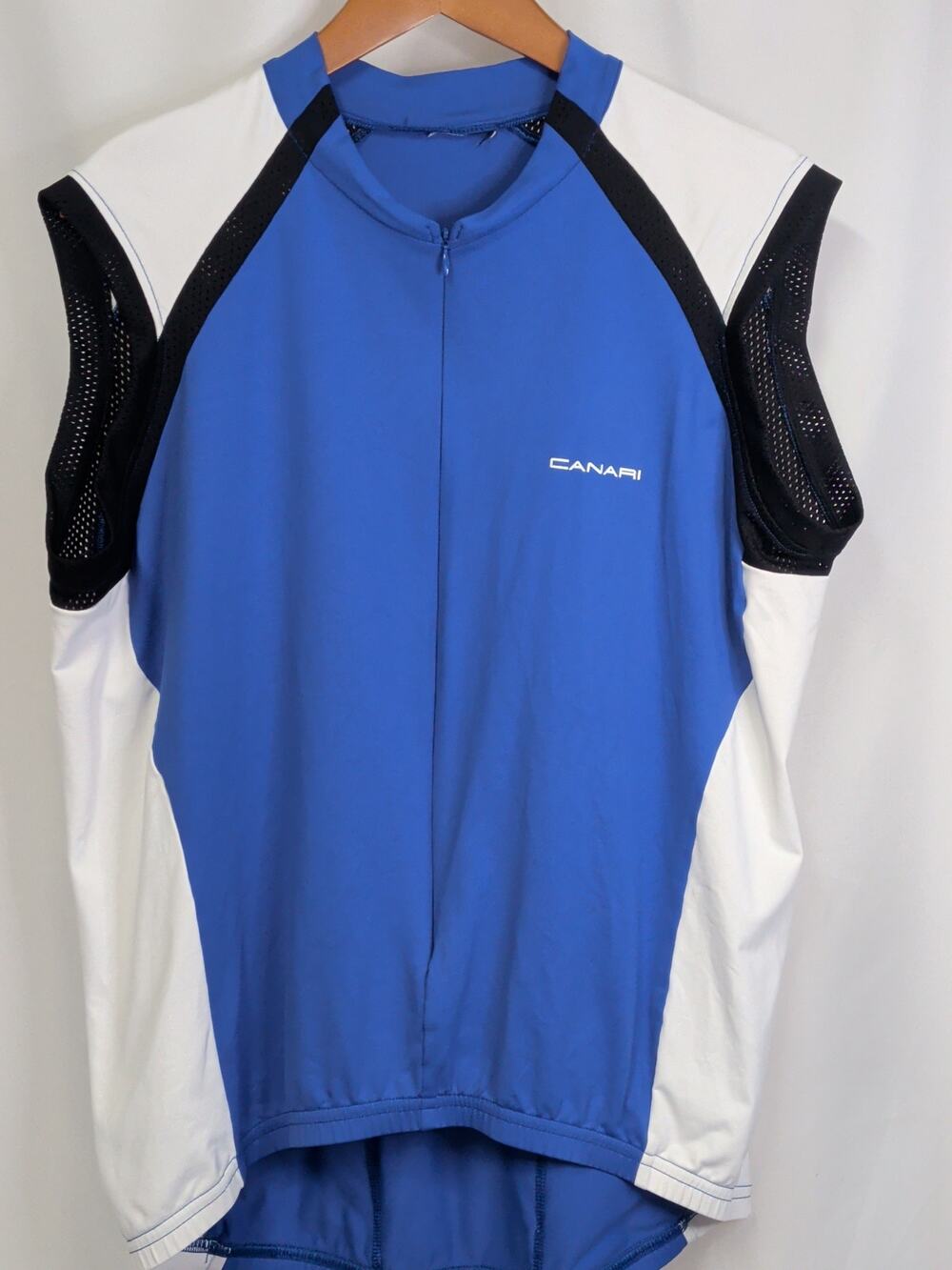 Canari Men's Sleeveless Cycling Jersey 3/4 Zip Blue, White, Black, Size L/XL.